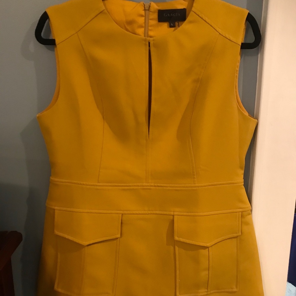 Gracia sleeveless top. Golden yellow. Size L